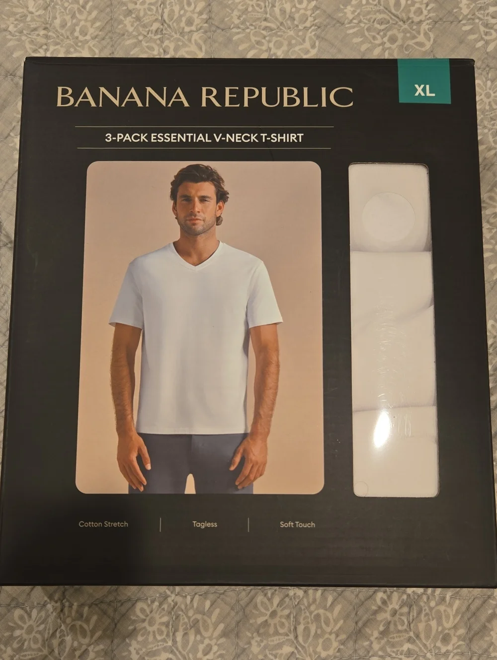 Banana Republic White V-Neck Short Sleeve T-Shirt 3 Pack New